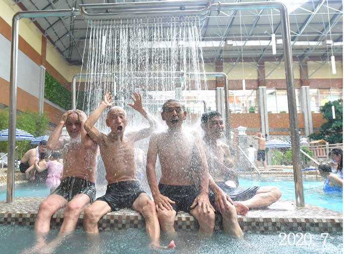 9-양덕온천문화휴양지에 울려퍼지는 인민의 웃음소리